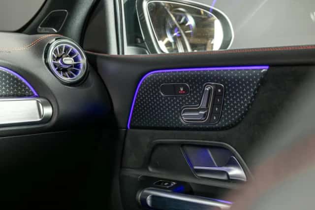 Mercedes-Benz EQB (2026) thumbnail 15