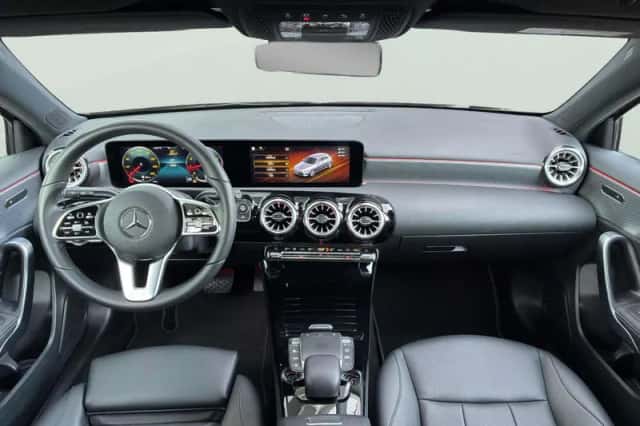 Mercedes-Benz A-Klasse (2022) thumbnail 3