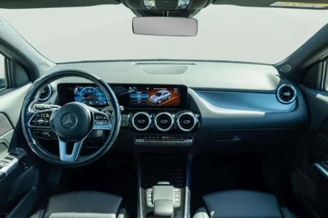 Mercedes-Benz GLA (2021) thumbnail 3