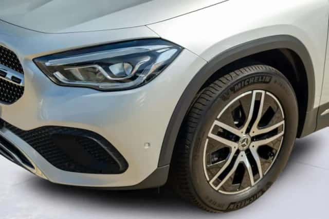 Mercedes-Benz GLA (2021) thumbnail 6