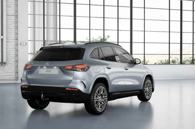 Mercedes-Benz GLA (2026) thumbnail 2