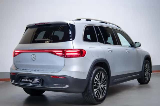 Mercedes-Benz EQB (2026) thumbnail 2