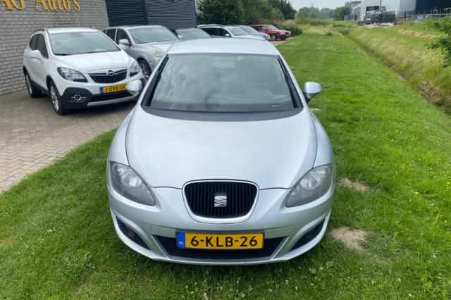 SEAT Leon (2011) thumbnail 2