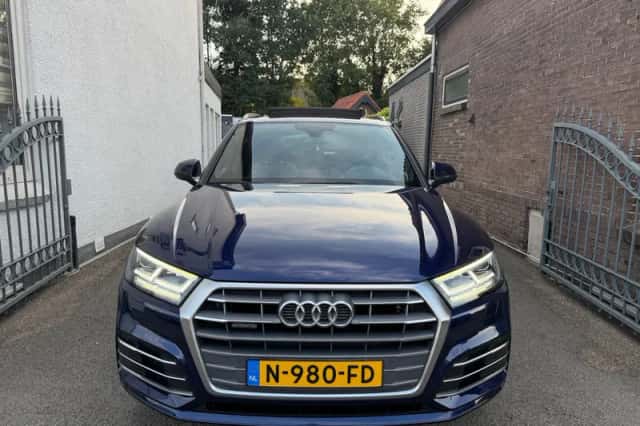 Audi Q5 (2018) thumbnail 3