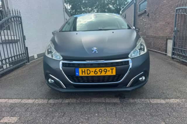 Peugeot 208 (2015) thumbnail 2