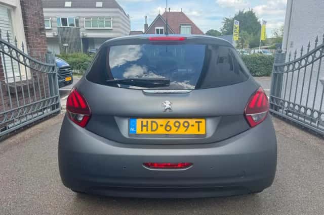 Peugeot 208 (2015) thumbnail 5
