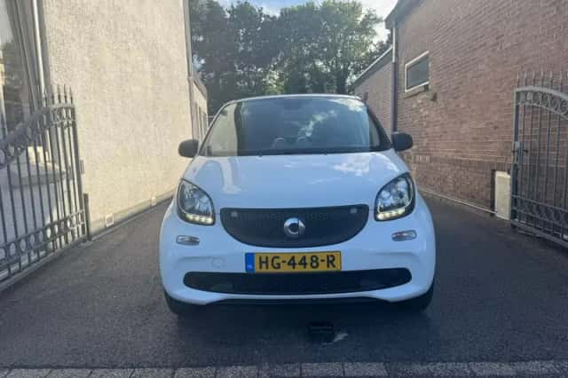 Smart Forfour (2015) thumbnail 2
