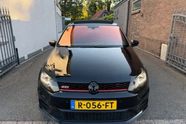 Volkswagen Polo (2016) thumbnail 4