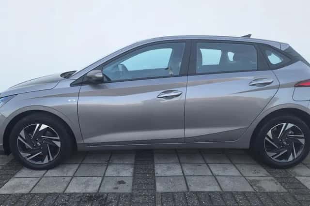 Hyundai i20 (2022) thumbnail 3