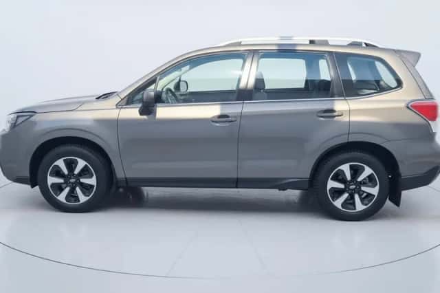 Subaru Forester (2017) thumbnail 3