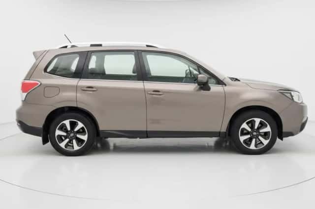 Subaru Forester (2017) thumbnail 5