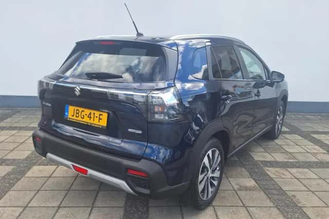 Suzuki S-Cross (2025) thumbnail 4