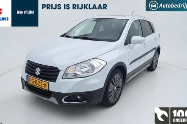 Suzuki S-Cross (2015) thumbnail 2