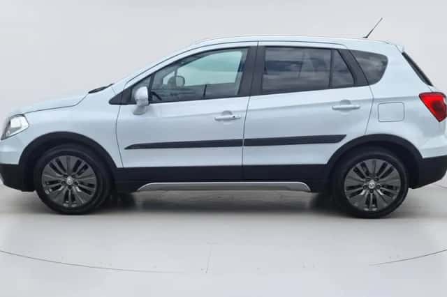 Suzuki S-Cross (2015) thumbnail 4