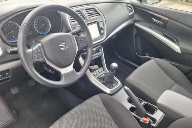 Suzuki S-Cross (2015) thumbnail 6