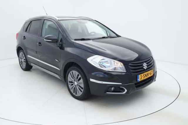 Suzuki S-Cross (2013) thumbnail 3