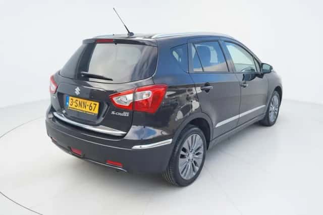 Suzuki S-Cross (2013) thumbnail 4