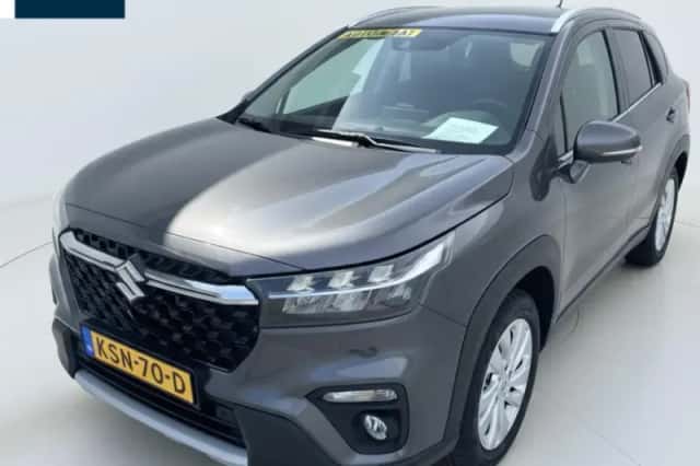 Suzuki S-Cross (2025) thumbnail 1
