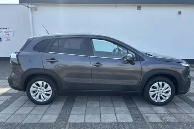 Suzuki S-Cross (2025) thumbnail 5