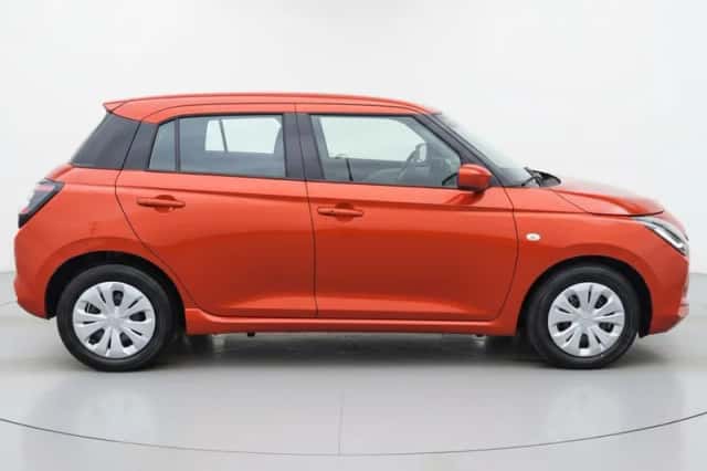 Suzuki Swift (2025) thumbnail 4