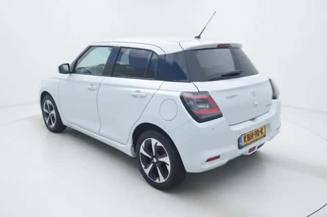 Suzuki Swift (2025) thumbnail 4