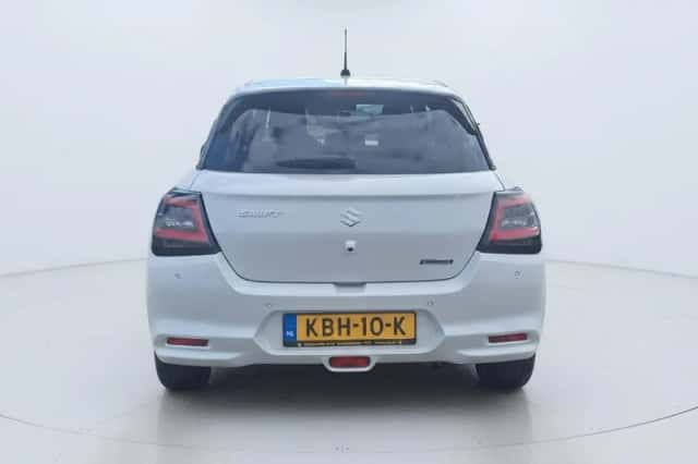 Suzuki Swift (2025) thumbnail 5
