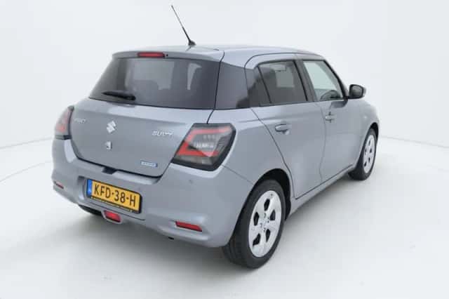 Suzuki Swift (2025) thumbnail 3