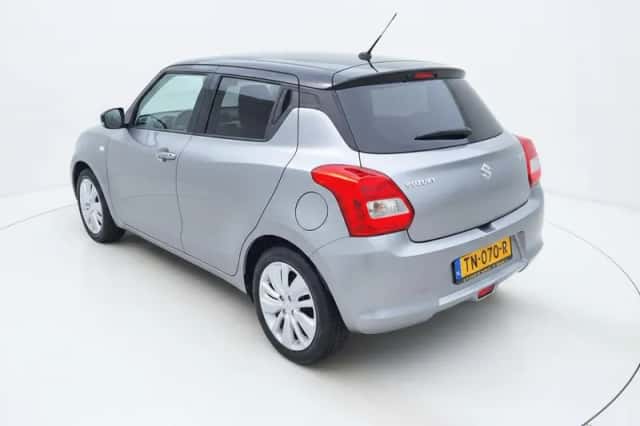 Suzuki Swift (2018) thumbnail 4
