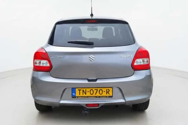Suzuki Swift (2018) thumbnail 6