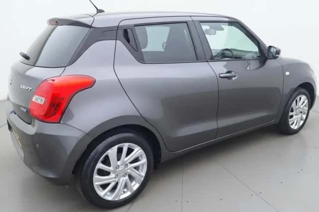 Suzuki Swift (2021) thumbnail 3