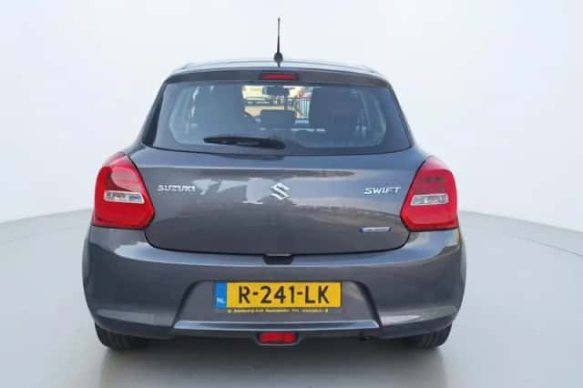 Suzuki Swift (2022) thumbnail 5