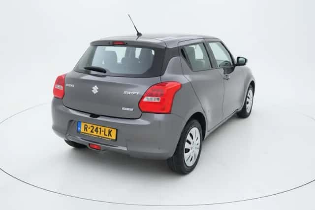 Suzuki Swift (2022) thumbnail 6