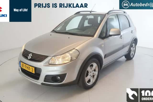 Suzuki SX4 (2011) thumbnail 2
