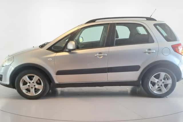 Suzuki SX4 (2011) thumbnail 3