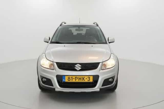 Suzuki SX4 (2011) thumbnail 6