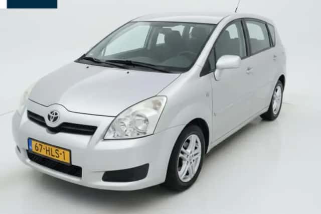 Toyota Verso (2009) thumbnail 1