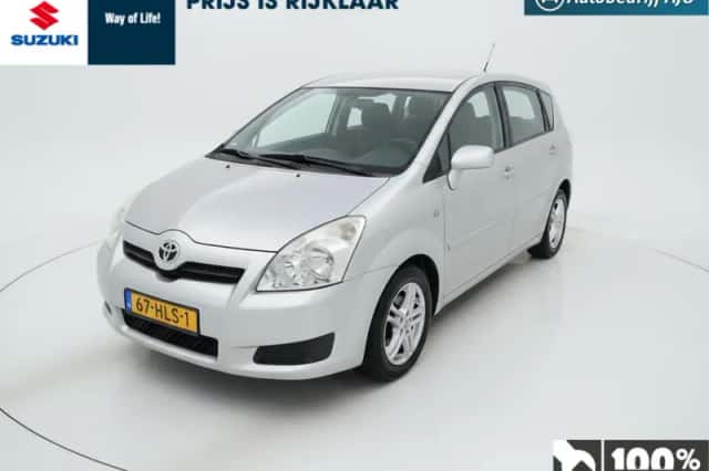 Toyota Verso (2009) thumbnail 2