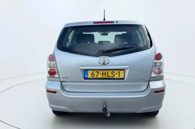 Toyota Verso (2009) thumbnail 5