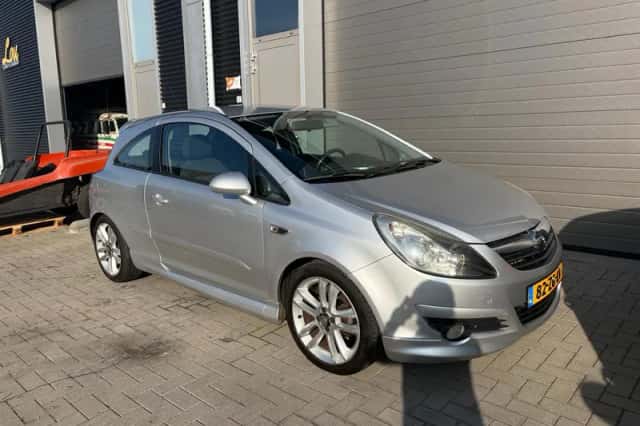 Opel Corsa (2008) thumbnail 5