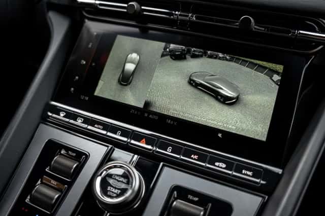 Aston Martin DB12 V8 (2024) thumbnail 19