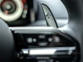 Aston Martin DB12 V8 (2025) thumbnail 16