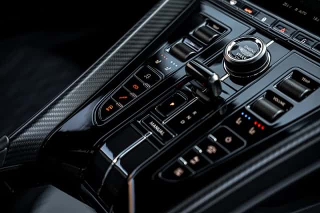 Aston Martin DB12 V8 (2025) thumbnail 20