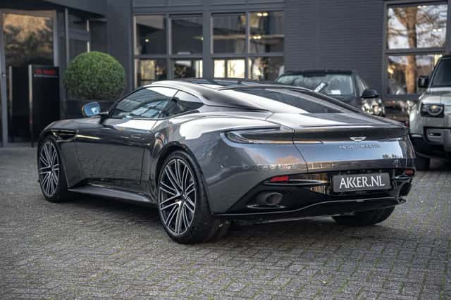 Aston Martin DB12 V8 (2025) thumbnail 26