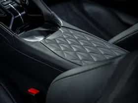 Aston Martin DB12 V8 (2025) thumbnail 32