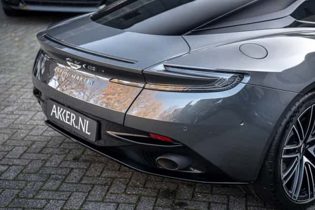 Aston Martin DB12 V8 (2025) thumbnail 40