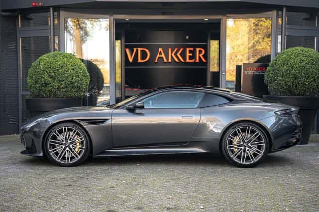 Aston Martin DB12 V8 (2025) thumbnail 6