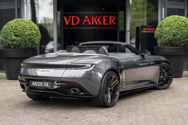 Aston Martin DB12 V8 Volante (2025) thumbnail 2