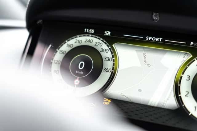Aston Martin DB12 V8 Volante (2025) thumbnail 5