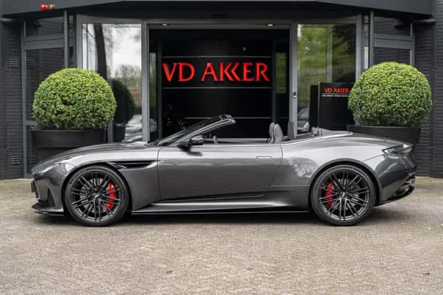 Aston Martin DB12 V8 Volante (2025) thumbnail 6
