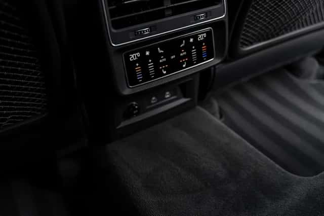 Audi SQ8 (2024) thumbnail 38